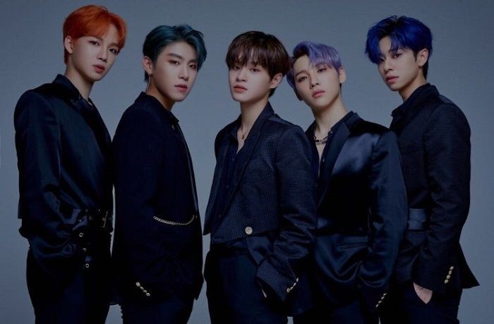 wooyeppi's tweet photo. "all 4thgen kpop grps have the same concept"
ab6ix:🧍🏻🧍🏻🧍🏻🧍🏻 https://t.co/FGPamdL7XN