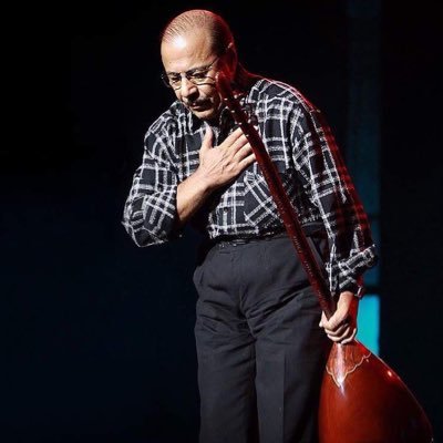 "Kalpten kalbe bir yol vardır görülmez
Gönülden gönüle gider yol gizli gizli..."

Anadolu'nun bağrından neşet etmiş saz ve söz ustası, gönül adamı #NeşetErtaş'ı saygıyla, rahmetle anıyorum..