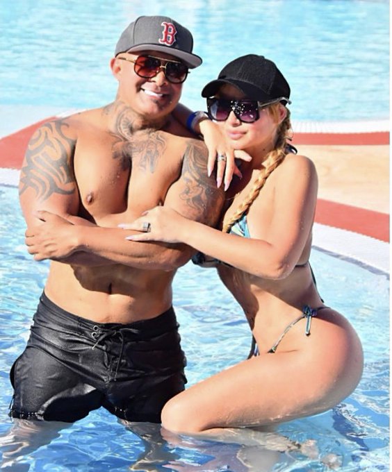 Back from vacation https://t.co/CgoujwaMFz<a href="/tag/avnhouseparty"class="tags"><span>#avnhouseparty</span></a>