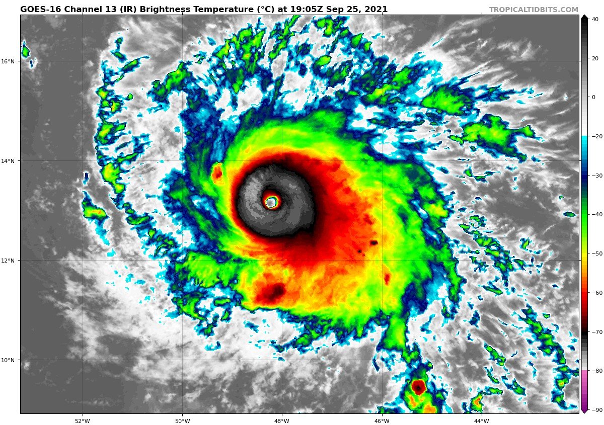SammyMaggio's tweet photo. #Sam appears to be developing annular characteristics. Deep convection fully surrounding the eye. This might make a run at Cat 5. It's currently Cat 4. #MajorHurricaneSam #GOES16 https://t.co/VaC4LzIHs9