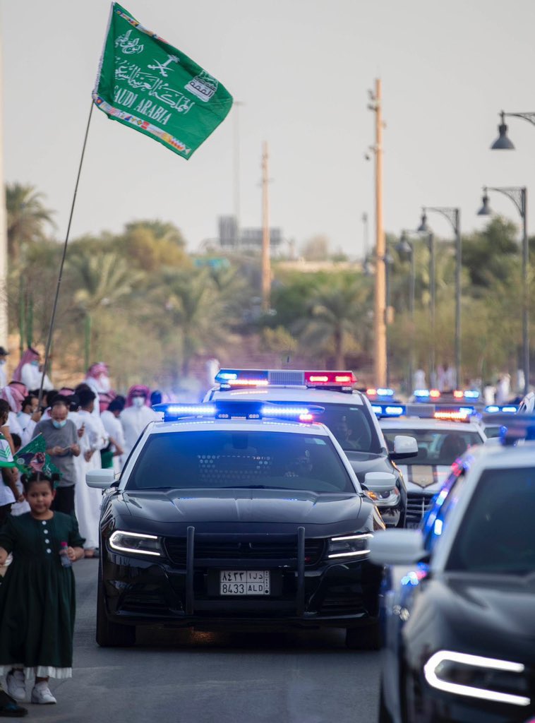 msh_1122's tweet photo. @AbdulazizSNA نهنئ سمو الامير ورجال #وزارة_الداخلية بجميع قطاعاتها في #اليوم_الوطني_السعودي    جهد يشكر فيذكر 🙏🏻🇸🇦حضور توجيه رصانه حسن تعامل مع جميع الفئات العمرية وتنظيم مروري لمئات آلاف من السيارات
لذا..وجب علينا الإنصاف أن نقول لهم اليوم شكراً 🇸🇦 
كل عام ووطننا الغالي بخير ❤️ https://t.co/pKwRgKwAJD