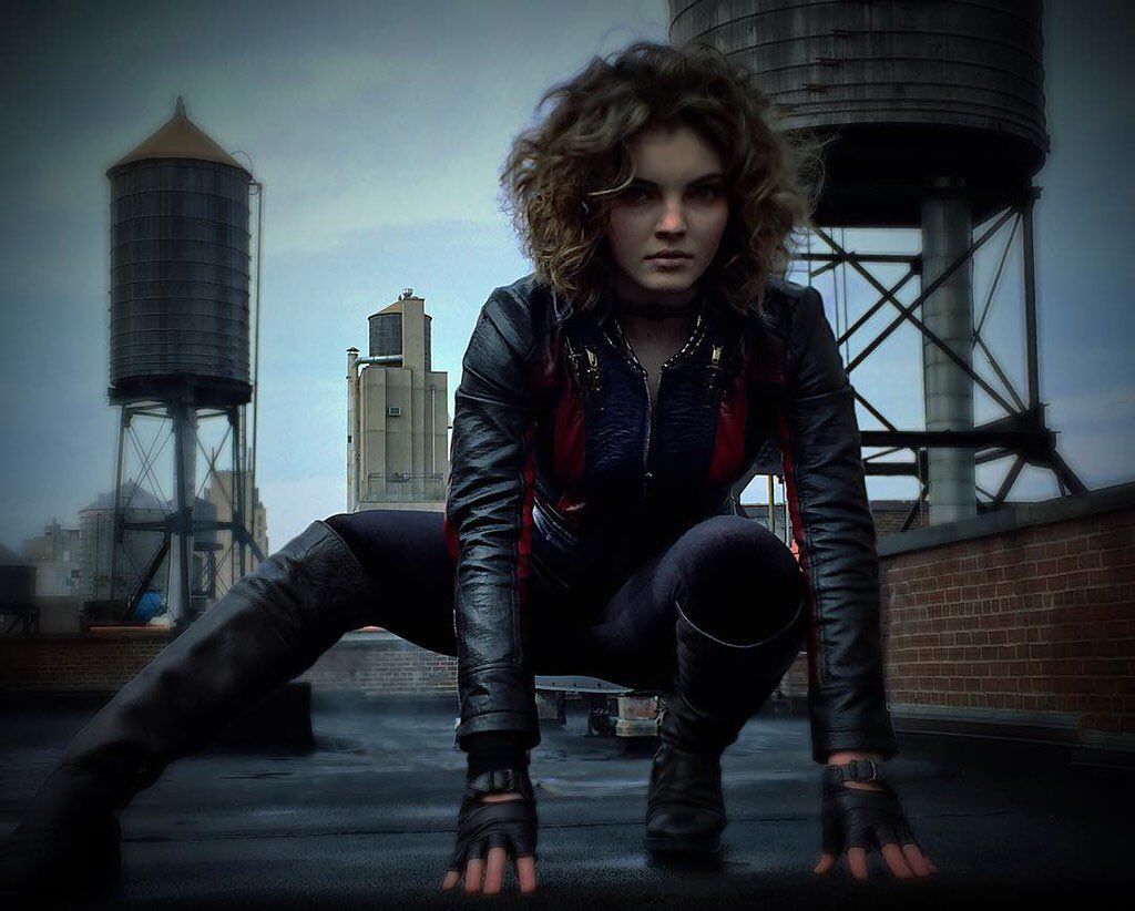 JoJo_I_'s tweet photo. Let’s #SaveGotham so we can actually get @camren to become Catwoman https://t.co/OvCuOkBgRk
