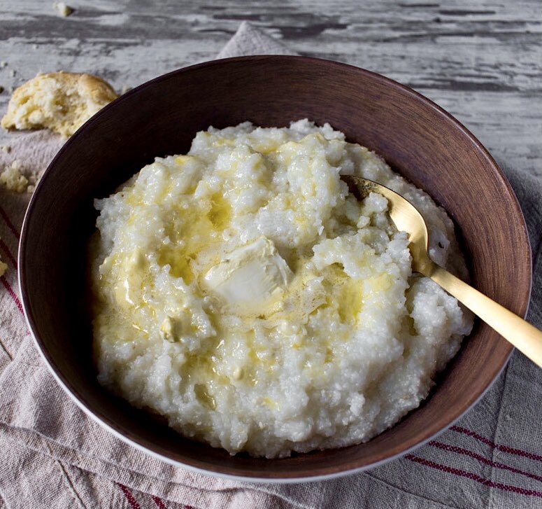 ChefKevinBelton's tweet photo. Today at 1:30 (Nola time) on the @WWLTV Facebook Page, we are gonna be talking about all things GRITS & how they just aren’t for breakfast (and my fav stone ground grits). #grits #stonegroundgrits #brunchbasics #madewithlove #cookinwithchefkevin #beon4 https://t.co/6lLUNGvFL7