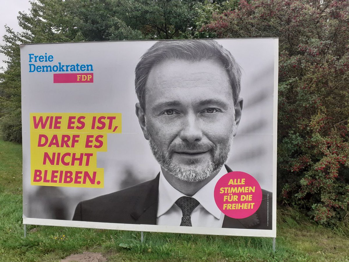 SapereAudeBlog's tweet photo. Was soll ich wählen? Alles bleibt, wie es ist oder es muss sich was ändern? Wer eine gespaltene Persönlichkeit hat und beides will, sollte sich für die #FDP entscheiden. Die wirbt mit beidem zum gleichen Wahltermin. #btw21 #Bundestagswahl https://t.co/F4uSyEAikC