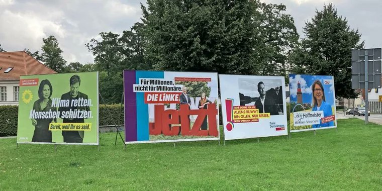 SapereAudeBlog's tweet photo. Was soll ich wählen? Alles bleibt, wie es ist oder es muss sich was ändern? Wer eine gespaltene Persönlichkeit hat und beides will, sollte sich für die #FDP entscheiden. Die wirbt mit beidem zum gleichen Wahltermin. #btw21 #Bundestagswahl https://t.co/F4uSyEAikC