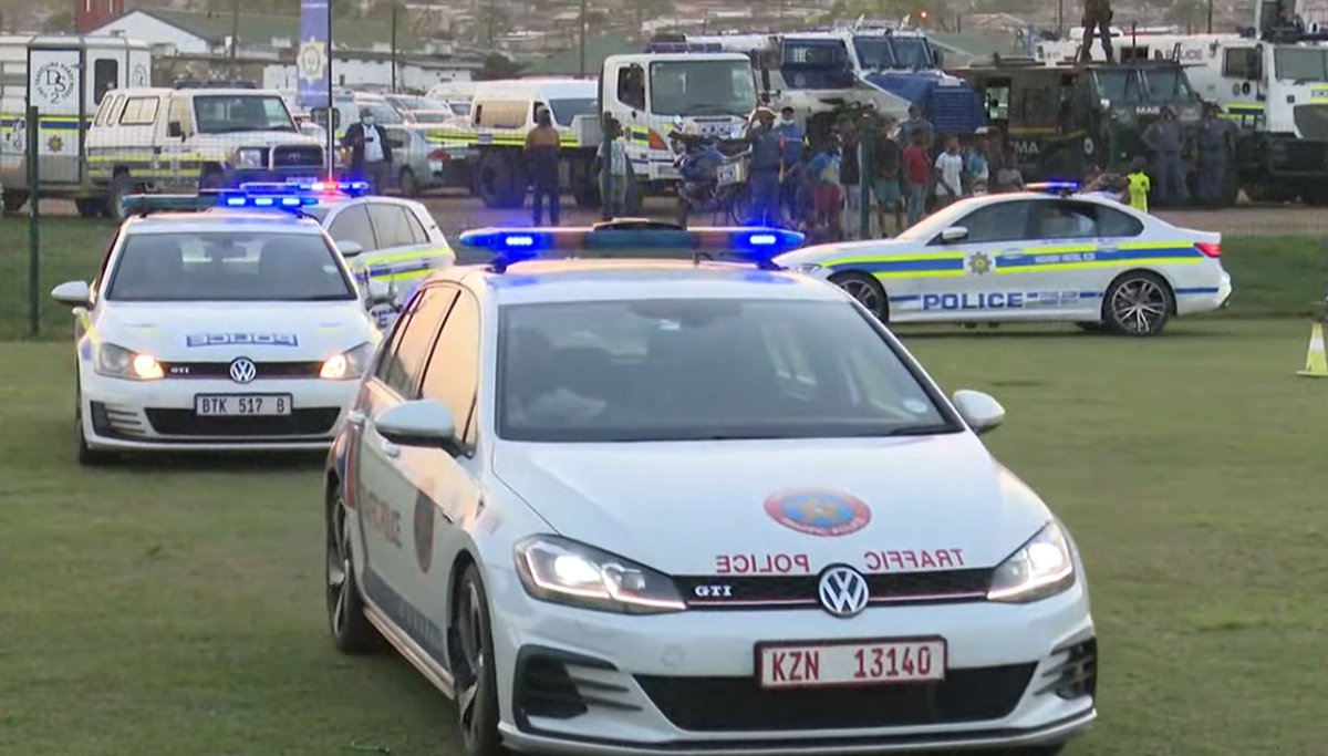 SAPoliceService's tweet photo. #sapsHQ #CountryInBlue March past led by the #SAPS Band (consists of Integrated Law Enforcement Agencies) and show of force (motorcade). The march past will be acknowledged by the Minister of Police, General #BhekiCele. #PoliceVisibility ME https://t.co/kyQu5nqInC