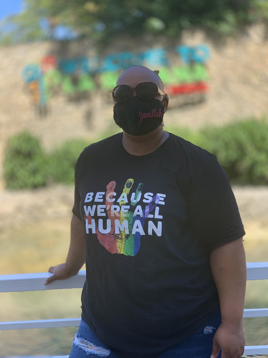 JamillahCarter's tweet photo. @ATT When your @LEAGUEatATT shirt is a hit aboard the @CarnivalCruise HorizonShip!! #iamjamillahlcarter #attemployee #love #cruiselife #carnival #laromana #blessed #trythis #trythat #enjoylife https://t.co/2j16eIjItI