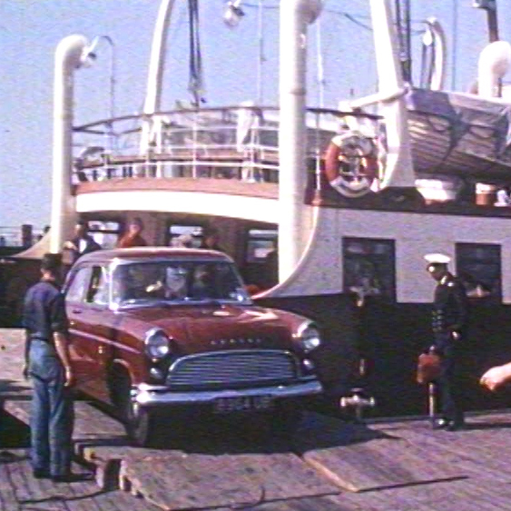 theDavidEllery's tweet photo. A lovely nostalgic scene! The old Red Funnel ferry which ran between Southampton and the Isle of Wight. Captured here in about 1964, it features in the archive film ‘Southampton in the Past Volume Two’, which I've just added to our on-demand titles. Enjoy!
https://t.co/C4bxQ9IFij https://t.co/n1cIjva0EO