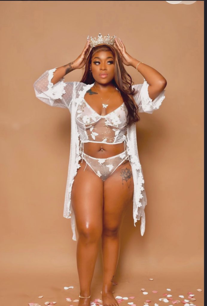 _livelux's tweet image. Do it like it’s my bdayyyy. 
I’m officially 25 🥳👑, welcome to my golden year 😈♎️