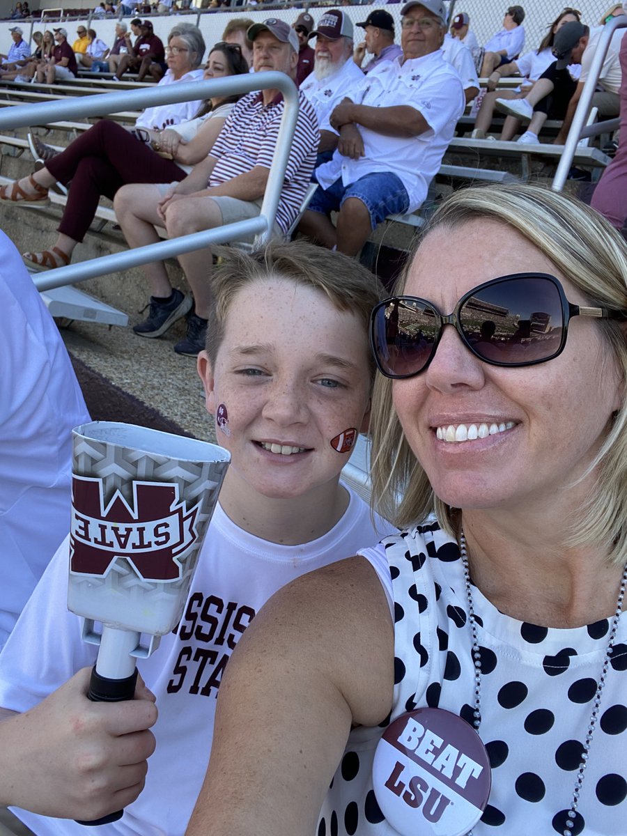 kdbeaird's tweet photo. #HailState go Dawgs!!🐶🐶🐶🐶 https://t.co/CQxqttlhas