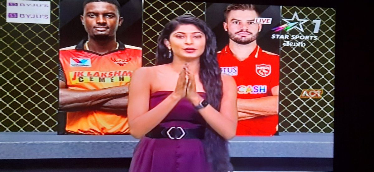 itslavanyaShank's tweet photo. She's back on #VIVOIPL phase2 #CricketLive #Doubleheaderday shoot day no4οΈβ£ for @thenehachowdary . Looking soo cute neha https://t.co/bSw0lBeme7