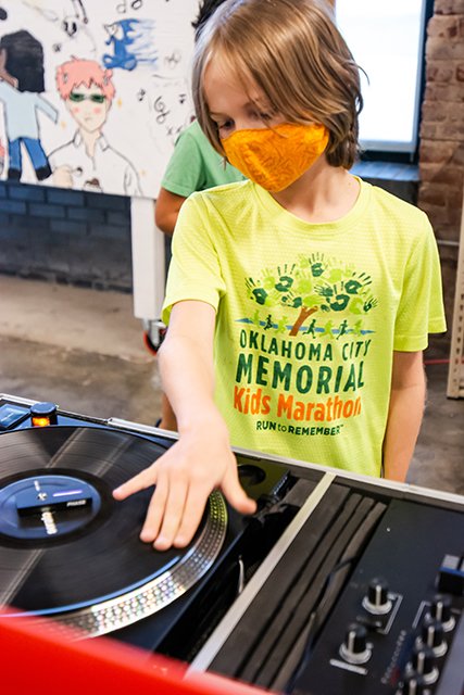 OKContemporary's tweet photo. Join us and @AutoAlleyOKC for Art of Beer from 2-8 p.m., the brew bash on our campus with art and art-making, @prairieales, @TWSTEDSpikeBrew, @VHBeer @SkydanceBrewing, games, performances from @foxburrowsok and @Hooplahoma, food trucks and more! Visit https://t.co/WiZ4AT0o95! https://t.co/wf2p44AZxO