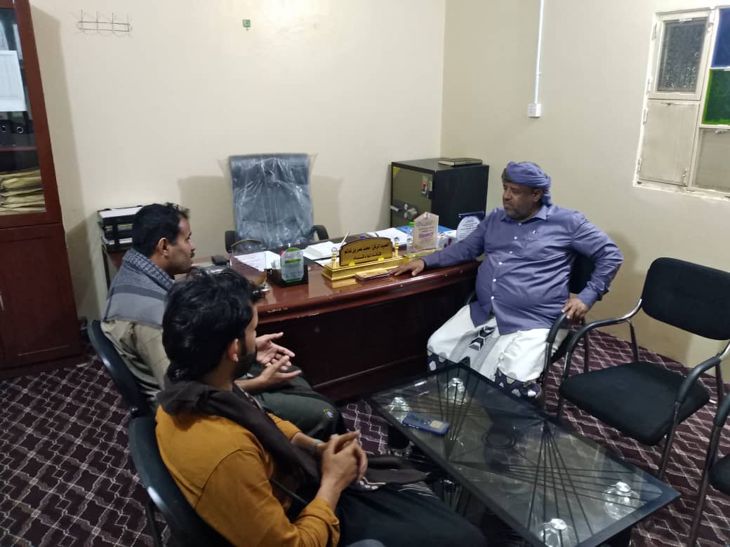 Shibam_Brigade's tweet photo. قائد لواء شبام يلتقي رجل الخير والإحسان الشيخ "بن شحبل" الذي يزور معسكر اللواء بدوعن

دوعن/ التوجيه المعنوي بلواء شبام:

https://t.co/LnvVjIkIvk https://t.co/S2VVTNXGJO