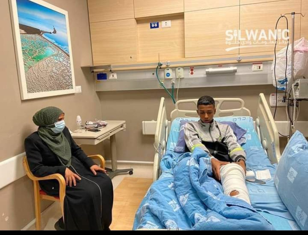 Marchfoward's tweet photo. Dahlah kena tembak oleh Z10nis.

Kena tangkap

Pastu nak bebas kena bayar denda

Itulah nasib dihadapi Bassem Abu Sbeitan seorang rakyat Palestin https://t.co/O4WKDp93RE