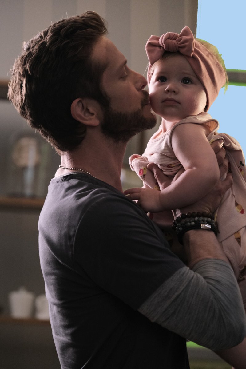 ResidentFOX's tweet photo. Everyone bow to our new queen. 👑 #TheResident https://t.co/vRZf5nDzhu