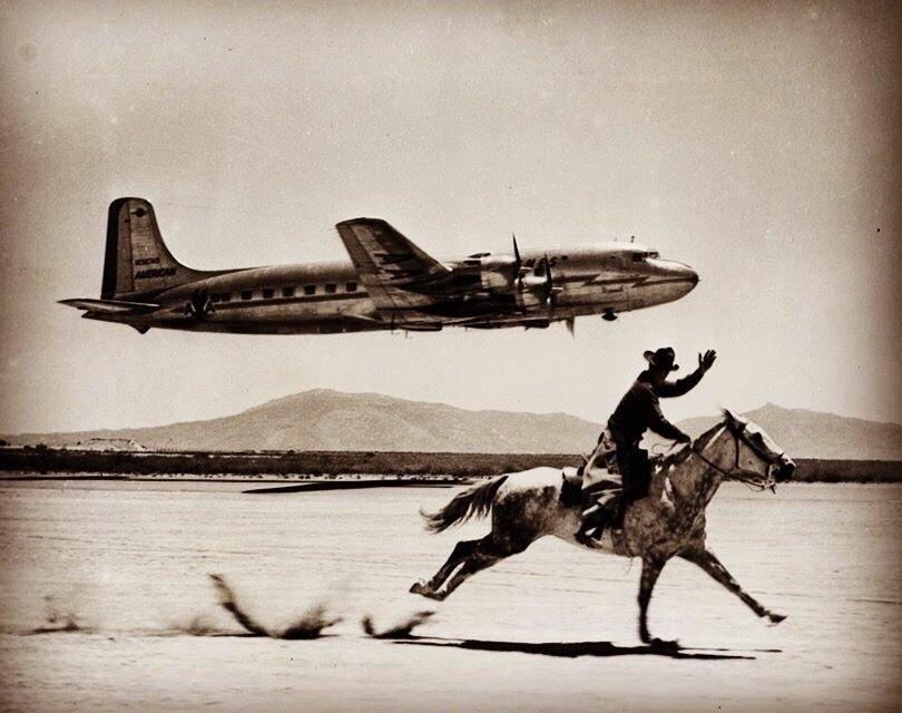 NAAedu's tweet photo. Your #aviation #photo of the week features a race between a Douglas DC-7 and a... horse? Captured back in 1942 and used in a Sinclair Oil ad.
#naaedu #wingmenwanted #aviationphotograph #aircraft #avgeek #history #douglasdc7 #cowboy #america #captionthis #advertisement https://t.co/KSZnHhtXLl