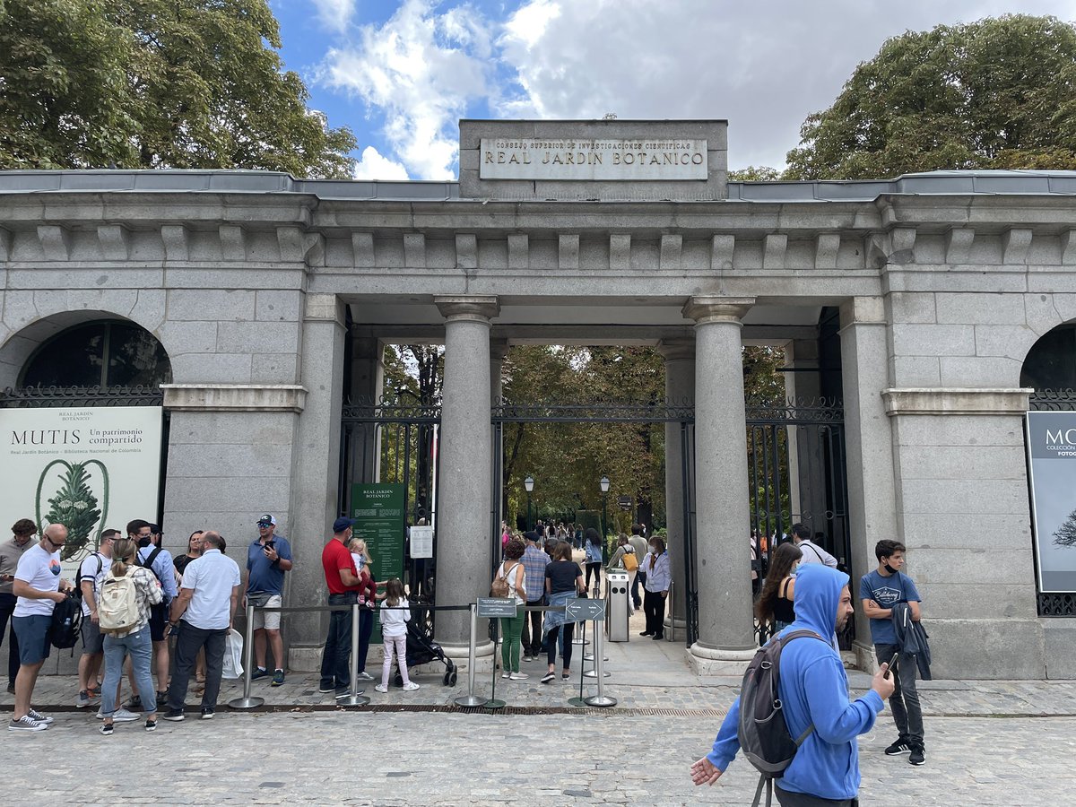 RJBOTANICO's tweet photo. Concluyó en el @RJBOTANICO @CSIC una intensa jornada de divulgación científica con motivo de la #NocheEuropeaInvestigadores #NIGTHmadrid #EuropeanResearchersNight.
+ info e imágenes del evento 👇
⏩ https://t.co/iIqPPFkSe7 https://t.co/p3cEzn2ecJ