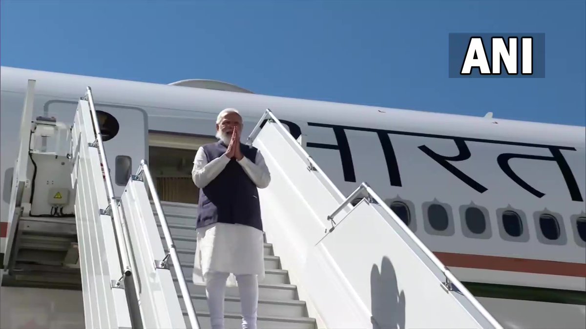 tv9gujarati's tweet photo. PM Narendra Modi emplanes for India from John F Kennedy International Airport after concluding his US visit
#TV9News
#PMinUSA
#PMInWashington
 https://t.co/P0F3Lh6ELp