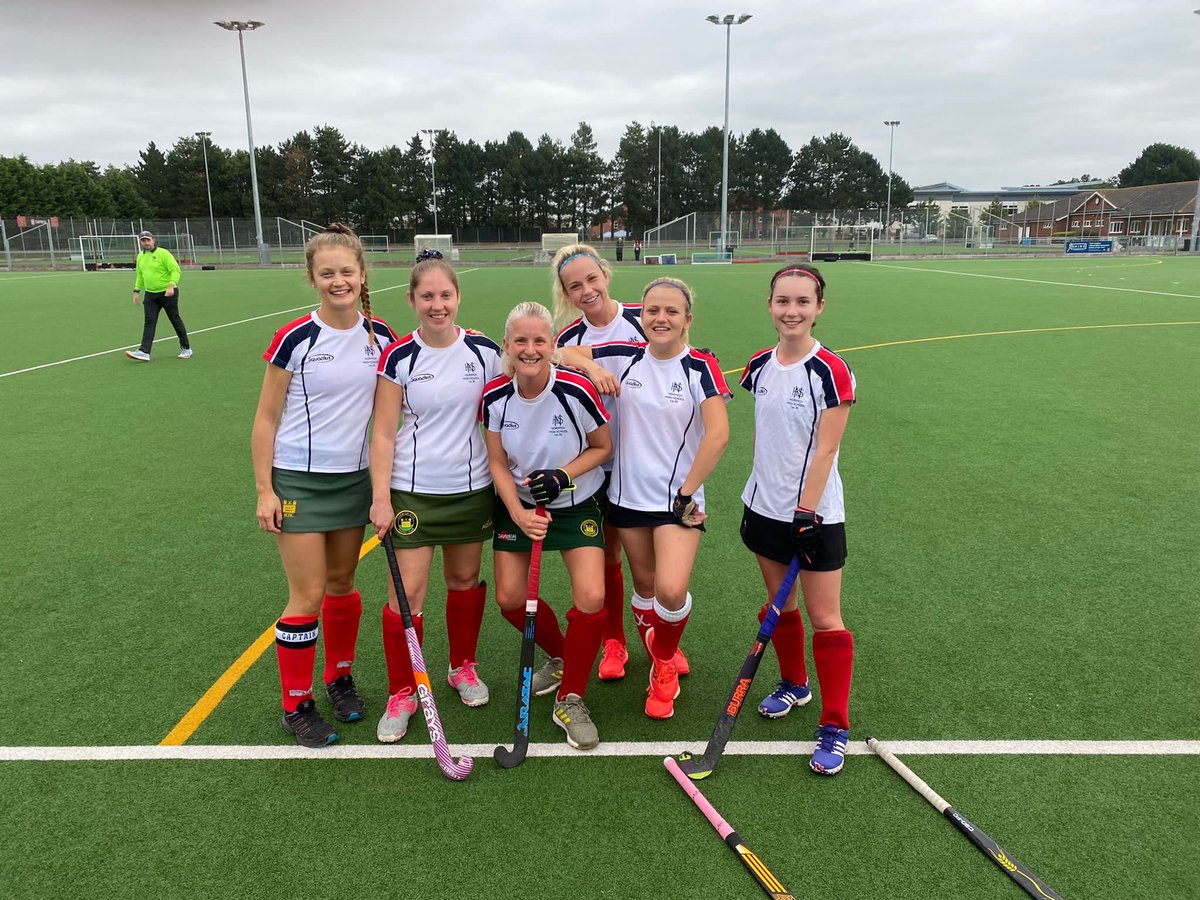 ree_hood's tweet photo. Thank you to our friends at @NorwichHighPE for the loan of the hockey shirts 😘🏑@NorwichCityHC https://t.co/DaEa21jifZ