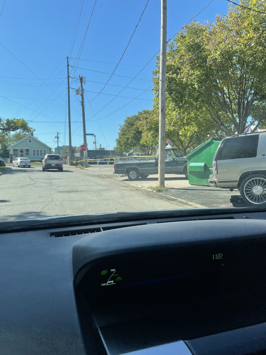 driversofNE's tweet photo. @omaha_scanner First photo is behind the store 2nd the neighborhood traffic is all backed up https://t.co/SJbF0B6A97