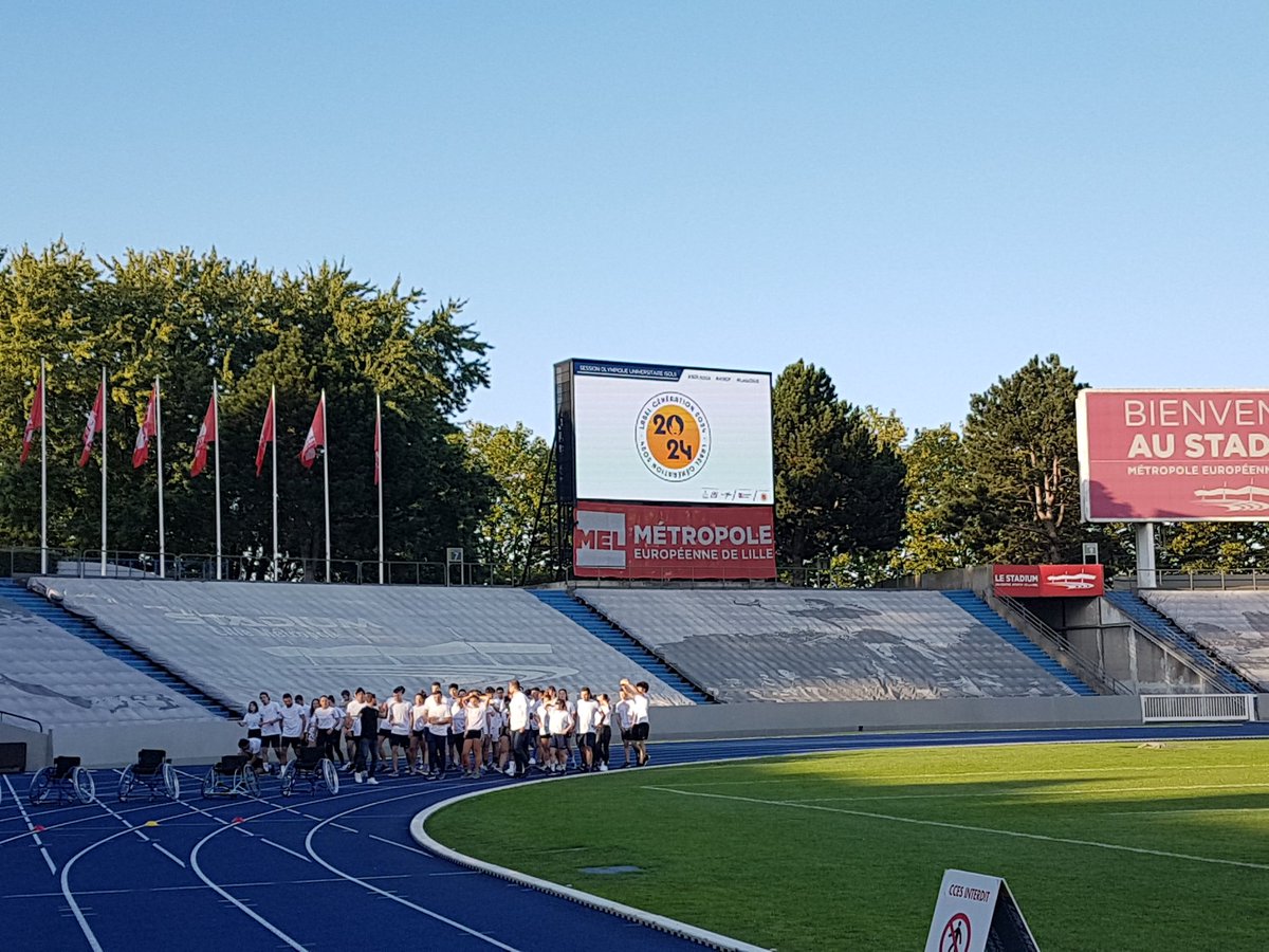 terrien_valerie's tweet image. Quand le stadium de @MEL_Lille est aux couleurs de la #SOU2021 et de ses acteurs !!! #ANOF @FranceOlympique @FFSportU #GENERATION2024