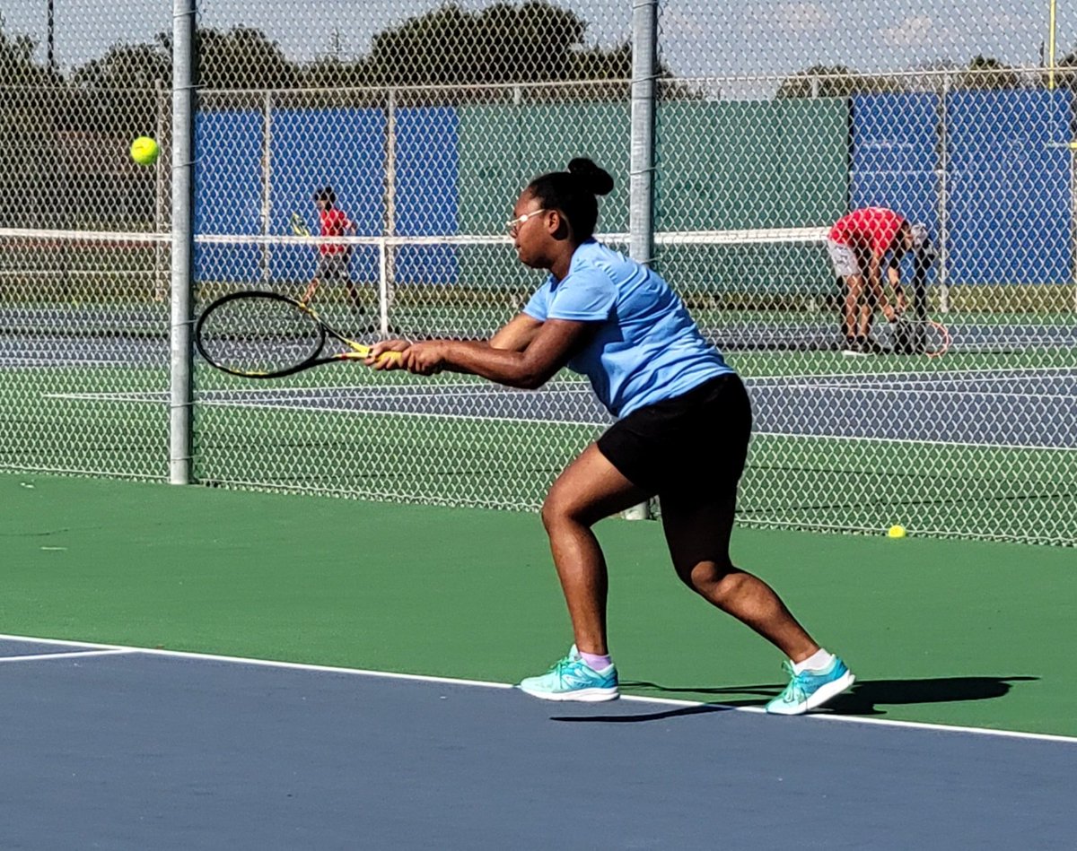 carroll_tennis's tweet photo. Today's top action shots against Vets #GoTigers #TigerTennis #ActionShotsSayItAll https://t.co/Umzbz9BrMj