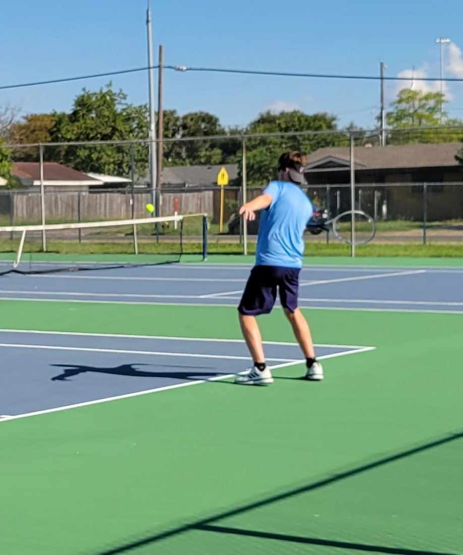carroll_tennis's tweet photo. Today's top action shots against Vets #GoTigers #TigerTennis #ActionShotsSayItAll https://t.co/Umzbz9BrMj