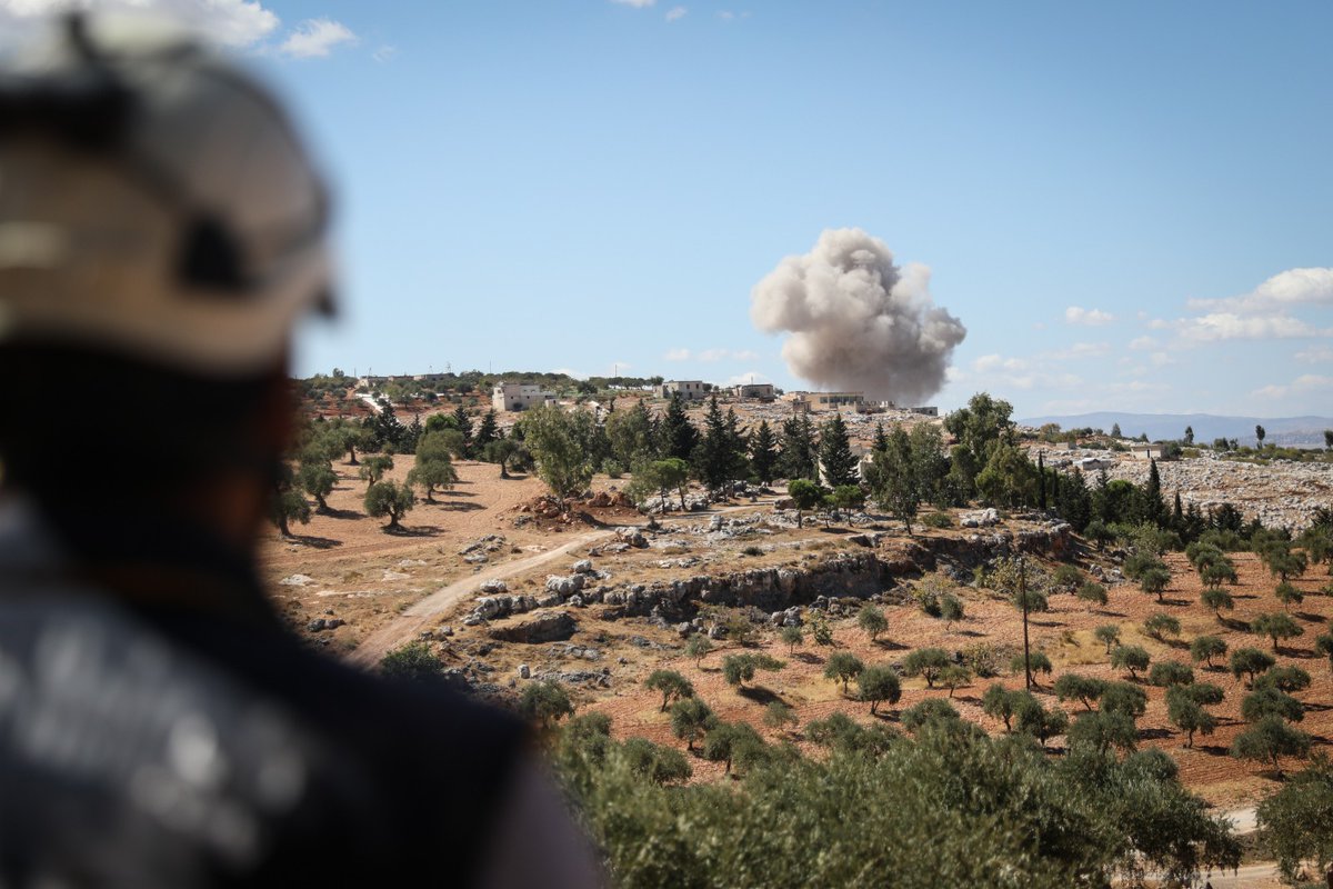 SyriaCivilDef's tweet photo. 25 September, Russian warplanes renewed their airstrikes on NW #Syria targeting #Alfoua village and the surroundings of #AinShbib and #Alruwayha in the southern countryside of #Idlib. Our teams responded to bombed places and confirmed that there were no casualties.
#WhiteHelmets https://t.co/mpF1Dl9v34