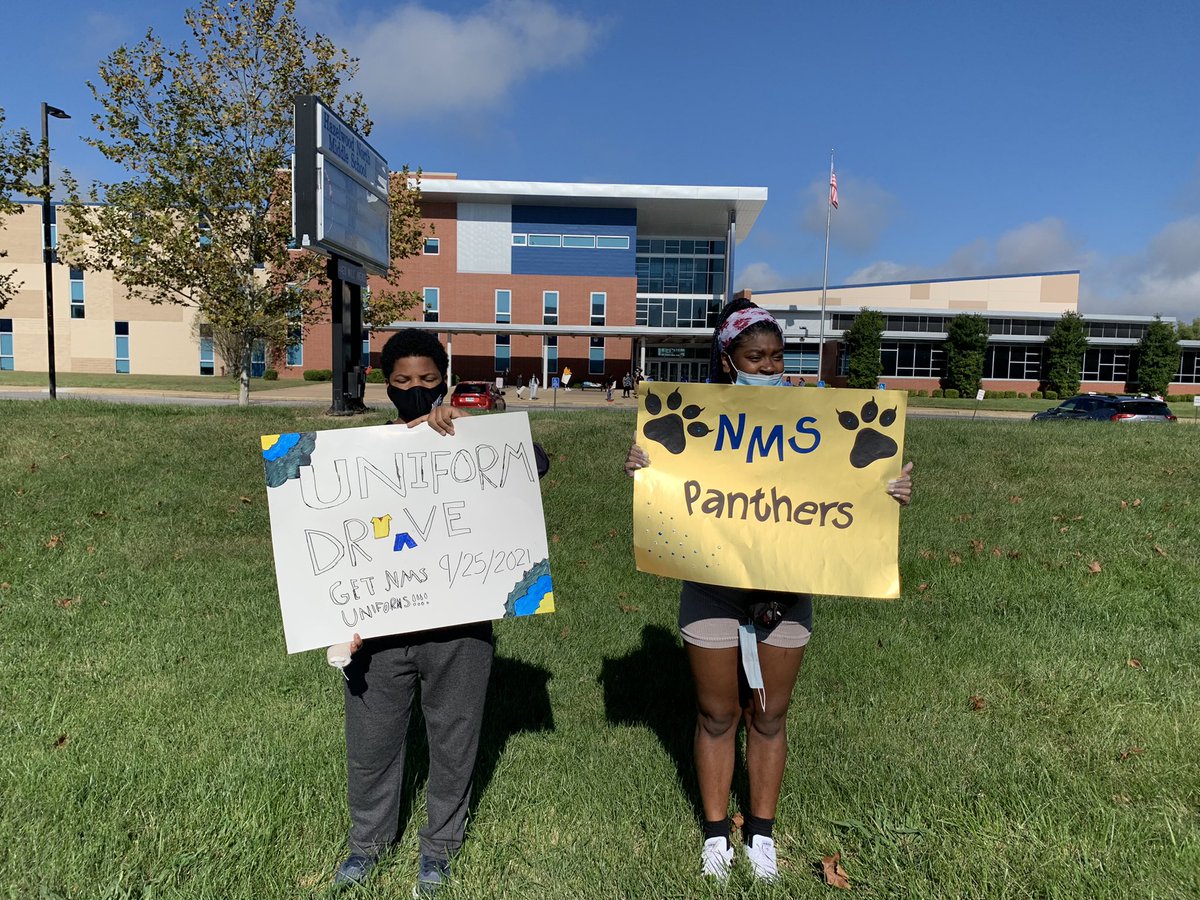 newHNMSPanthers's tweet photo. Great group of students giving part of their weekend to help their community at out uniform drive this morning! #PantherPride https://t.co/QcoMMgYjZM