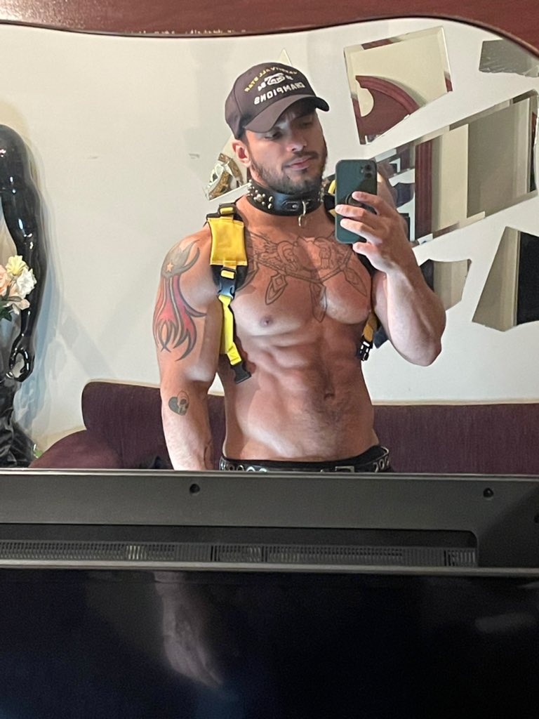TW Pornstars - 1 pic. David Christian. Twitter. 💛💛⭐️✨. 4:20 PM - 25 Sep  2021