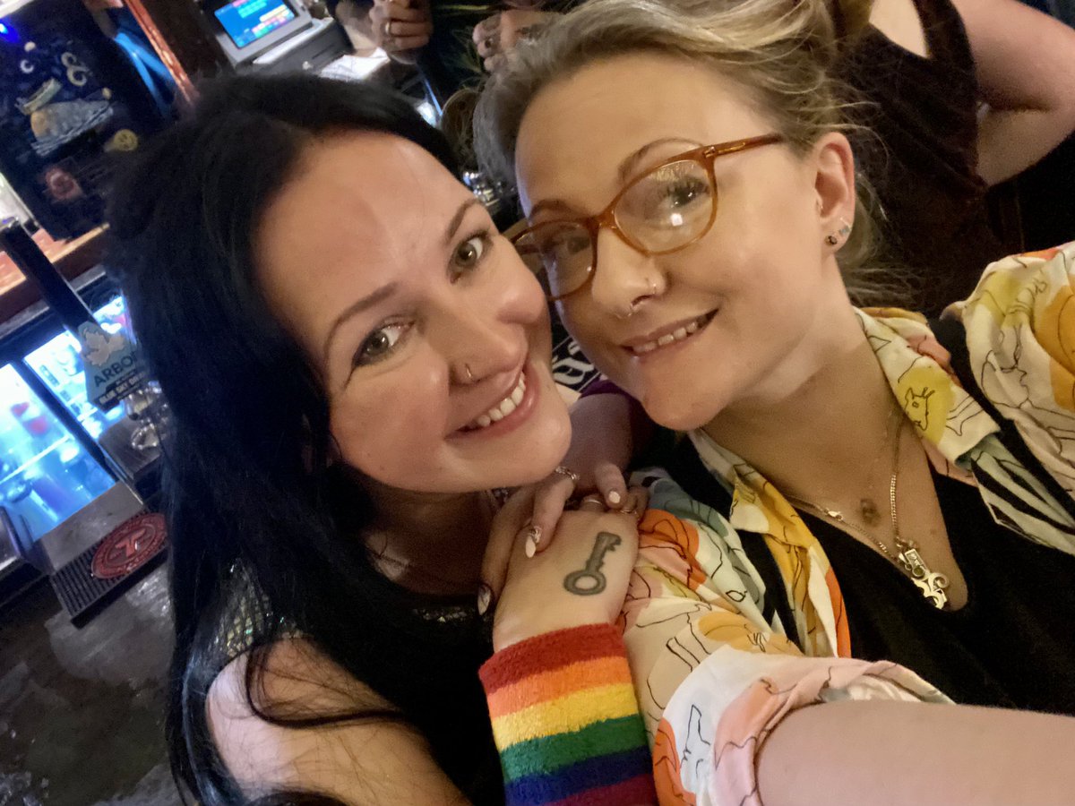 abonnieday's tweet photo. β¨ Incredible fundraiser for @LGBTIScotland last night at #PrideBridge @DreadnoughtPub π thanks so much @RoisinTherese youβre incredible! And thanks to all who came along- such a fab night! π π¨ https://t.co/surAe4PzGu