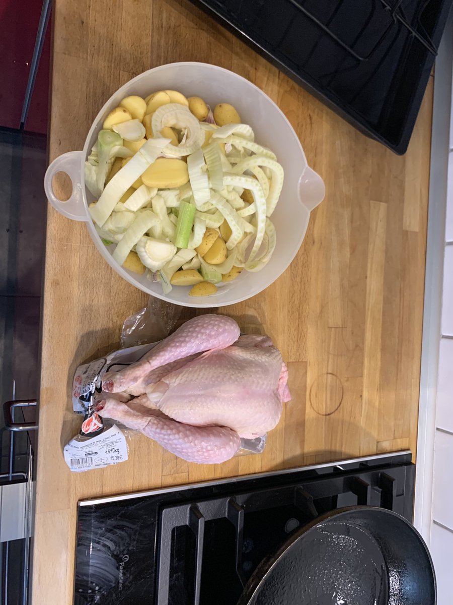 Ce_Moll's tweet photo. #Saturdaynightcooking
Das einfachste Huhn der Welt https://t.co/TiDGqJ4fYQ