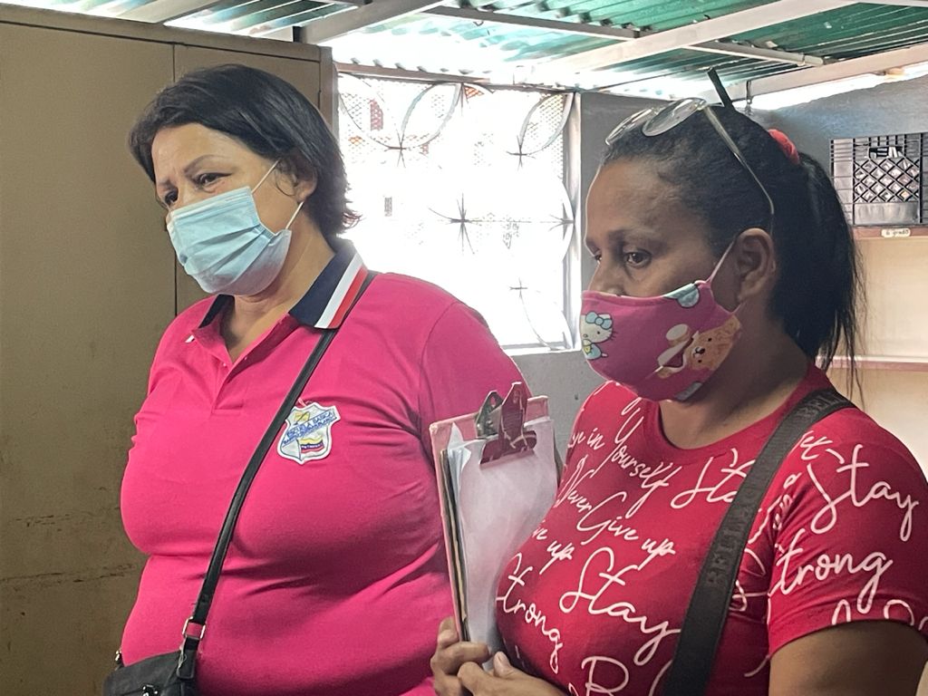 MPPEDUCACION (@mppeducacion) on Twitter photo #EnFotos | En aras de embellecer los espacios educativos para la muchachada de la Patria, hoy desde la EBN Barrio Guzmán Blanco, se realizó la inspección de los trabajos de infraestructura, en el marco del regreso a clases seguro 2021-2022". <a href="/NicolasMaduro/">Nicolás Maduro</a> <a href="/_LaAvanzadora/">Yelitze Santaella</a> #EnFotos | En aras de embellecer los espacios educativos para la muchachada de la Patria, hoy desde la EBN Barrio Guzmán Blanco, se realizó la inspección de los trabajos de infraestructura, en el marco del regreso a clases seguro 2021-2022". <a href="/NicolasMaduro/">Nicolás Maduro</a> <a href="/_LaAvanzadora/">Yelitze Santaella</a>