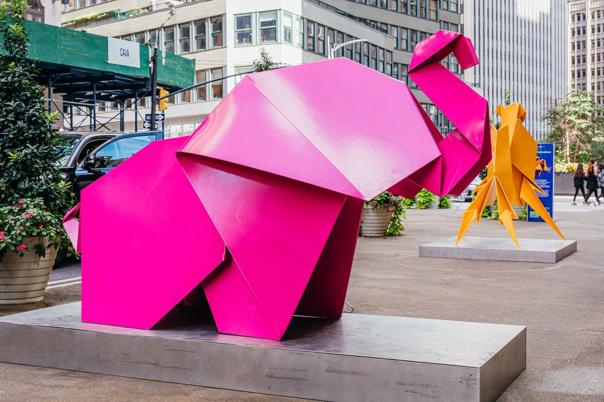 DailyJapan1's tweet photo. #DailyJapanArt via #TimeoutNY:
Massive Origami-Inspired Sculptures Have Taken Over NYC's Garment District.
Installation, entitled
#HacerTransformations will be on view on Broadway, between 36th and 39th Streets, until November 23
#おりがみ #折り紙 #Origami
https://t.co/wux69gUH3c https://t.co/l2n9WStQr3