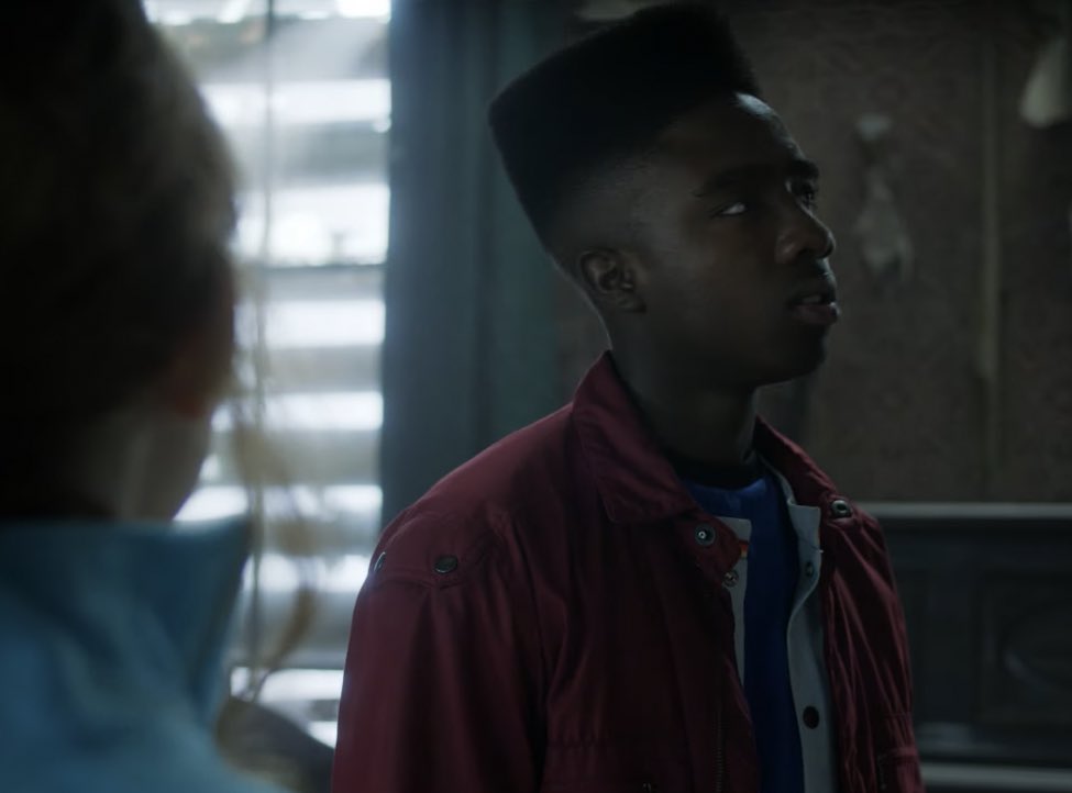 vocês sabem o que essa cena de stranger things tá dizendo né?