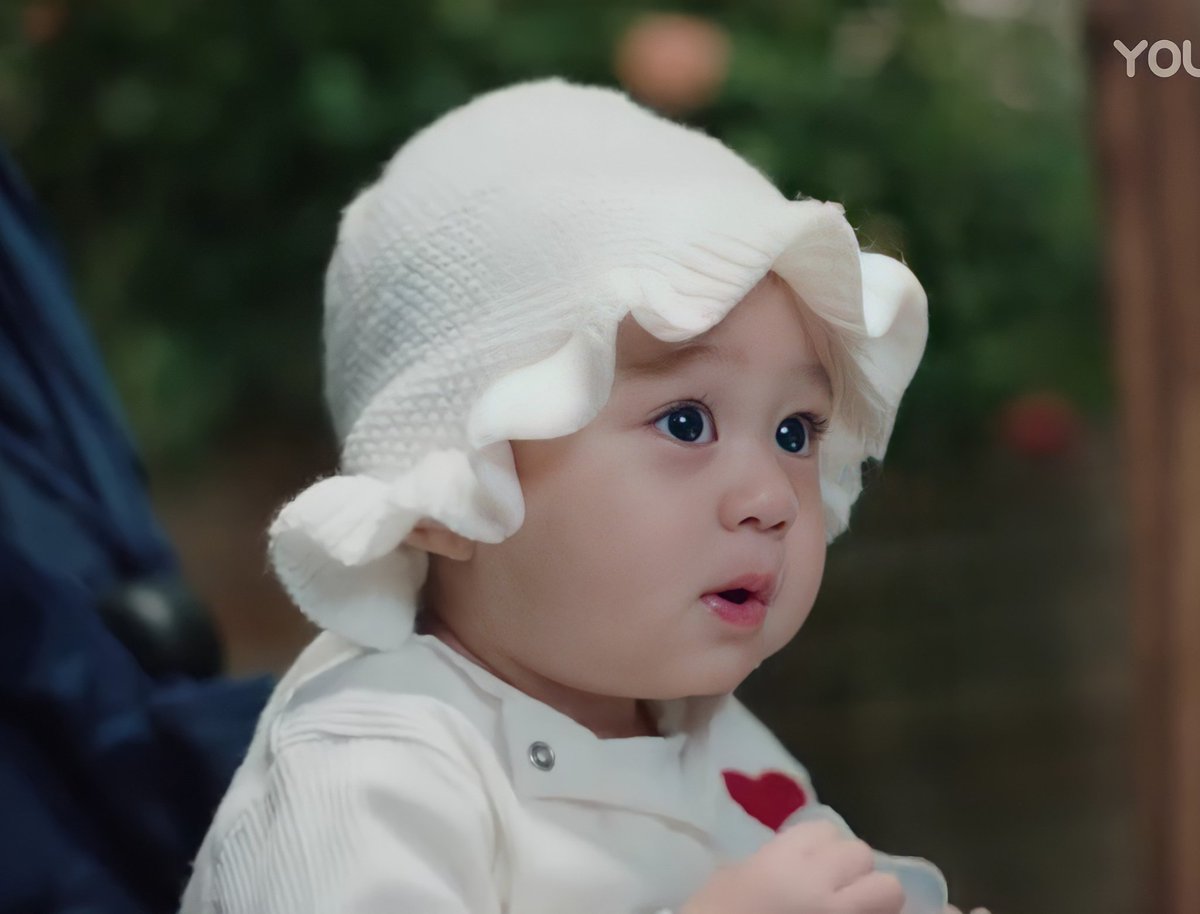 wujinyanph's tweet photo. Nice to meet you, Baby Guoguo! ❤️ 

She got her mommy's eyes and her daddy's nose~ So cute!!!

#MyBargainQueen #我的砍价女王 #MyBargainQueenTheFinale https://t.co/CHdzhOFo0a