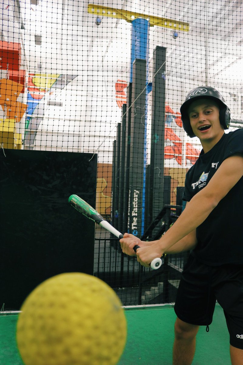 thefactorygs's tweet photo. 🚨 Batter Up! 🚨

Work on your swing this weekend in our batting cages! 

Open 11am-9pm Saturday and 11am-7pm Sunday ⚾️✨🔥⚡🎉 https://t.co/cK2wOZxnd3