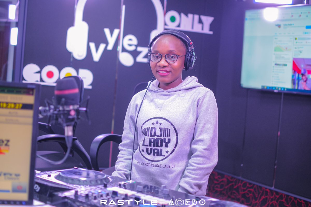MuzikalSheriff's tweet photo. #Realtime #KlubVybez with @muzikalsheriff @mcphilipo featuring @djladyval @djtoshkenya @kartellah_maicy @vybezradioke with your favorite Reggae sound
#Reggae #Lazmaibambe #RastyleRepublik #MyStyleIsRastyle #Soundyetu #KlubVybez
📸@amedo___ @ The Standard https://t.co/pX6HZrAn7o