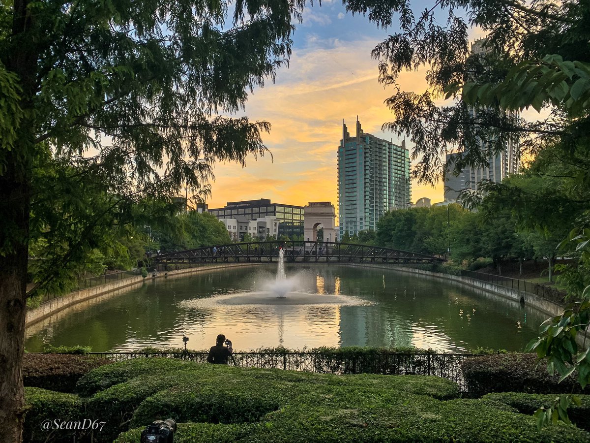 seand6711's tweet photo. Morning Magic during our Sunrise Photo Group Meetup πΈπβ
οΈ @atlanticstation @seand6711 #sunrise #atlanta #sunrisesky #lake #reflection #water #goodmorning #atlantatoday #citygram #beauty #atlphotographer #nikon #visitgeorgia #perspective #photography #scenery https://t.co/1Ni8pUzucm