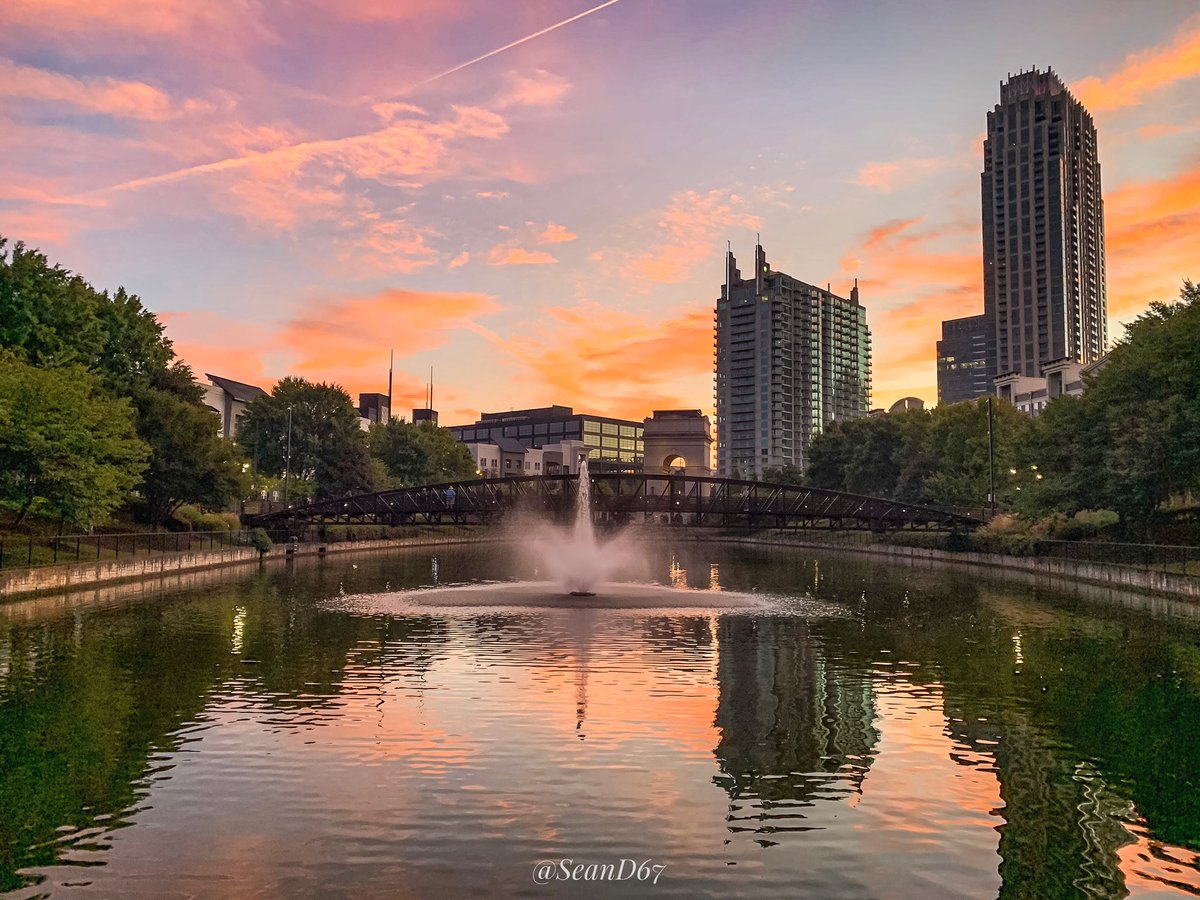 seand6711's tweet photo. Morning Magic during our Sunrise Photo Group Meetup πΈπβ
οΈ @atlanticstation @seand6711 #sunrise #atlanta #sunrisesky #lake #reflection #water #goodmorning #atlantatoday #citygram #beauty #atlphotographer #nikon #visitgeorgia #perspective #photography #scenery https://t.co/1Ni8pUzucm