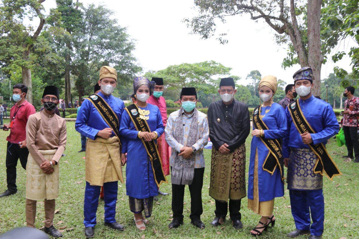 Gubernur Jambi Al Haris: Pemprov Dorong  Kawasan Cagar Budaya Muaro Jambi  Menjadi Usulan  Prioritas Warisan Budaya Dunia. #Diskominfo #Jambimantap #Gubernurjambi #Alharis #Bupatimuarojambi #Masnahbusro #AnggotaDPRRI #Bakri