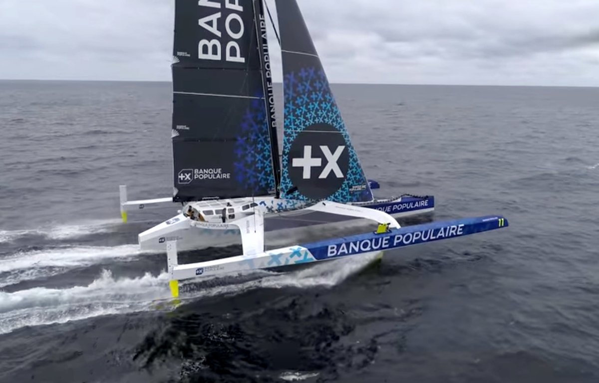 UltimBoat's tweet photo. #Ultime #Ultim #defiazimutultim
Banque Populaire XI d'Armel Le Cléac'h, s'envole à plus de 35 noeuds, avec 17 milles d'avance sur Sodebo Ultim' 3 et Actual Ultim' 3 au contact à 9 et 10 noeuds. https://t.co/t61I28DRjY