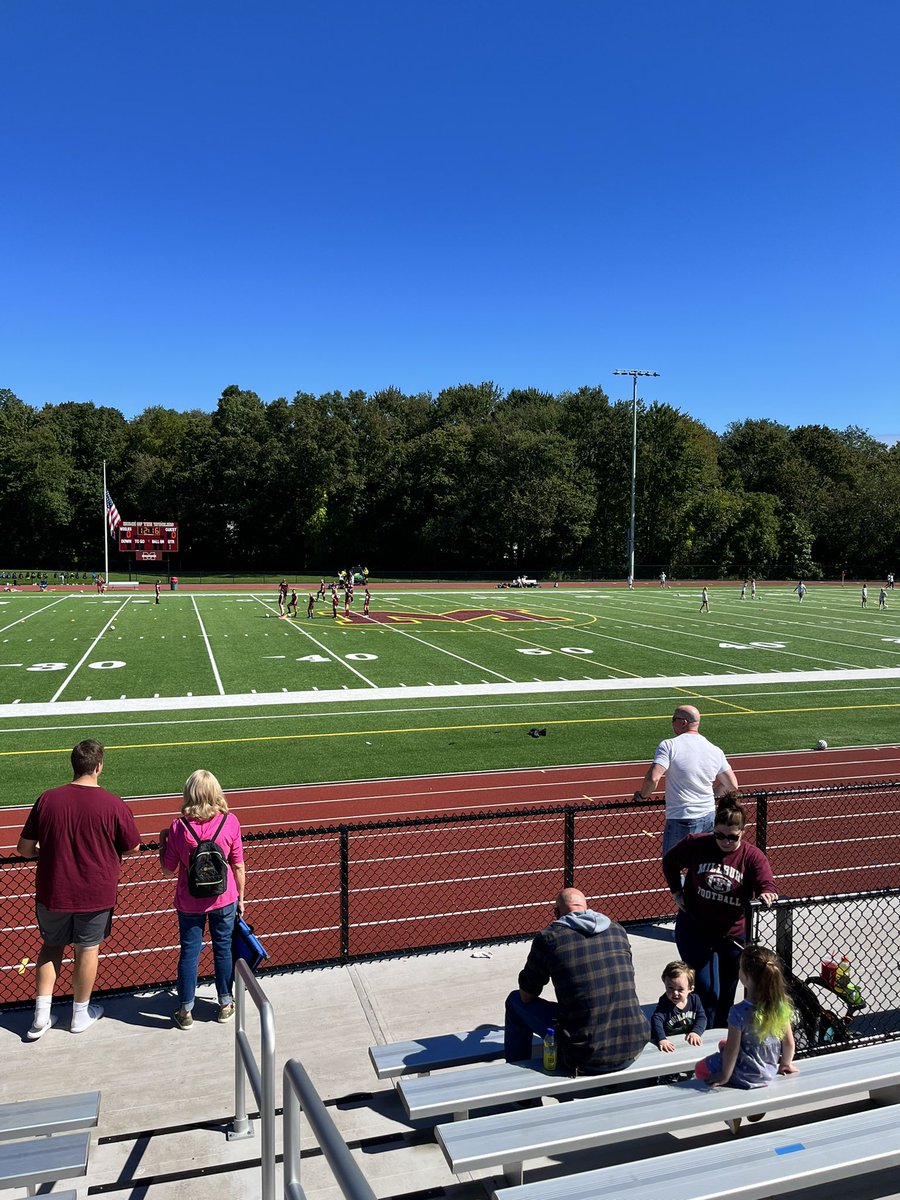 abbeyrigney's tweet photo. Itโs a picture perfect day for a Homecoming match up between Sutton and Millbury. Letโs go Woolies! #wooliepride #Homecoming2021 https://t.co/lLpYJNQK1v