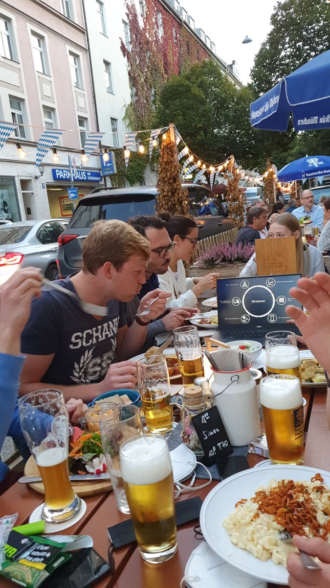 SBwuermtal's tweet photo. 94. SB-Stammtisch im Haidhausener eröffnet. Heute mit Präsentation des Managements https://t.co/R4PPuY3FAS