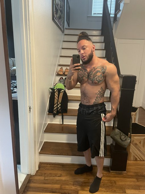 Drop the BOOTY pics daddy wants to bust a nut 😈 https://t.co/DOD8D0fR61