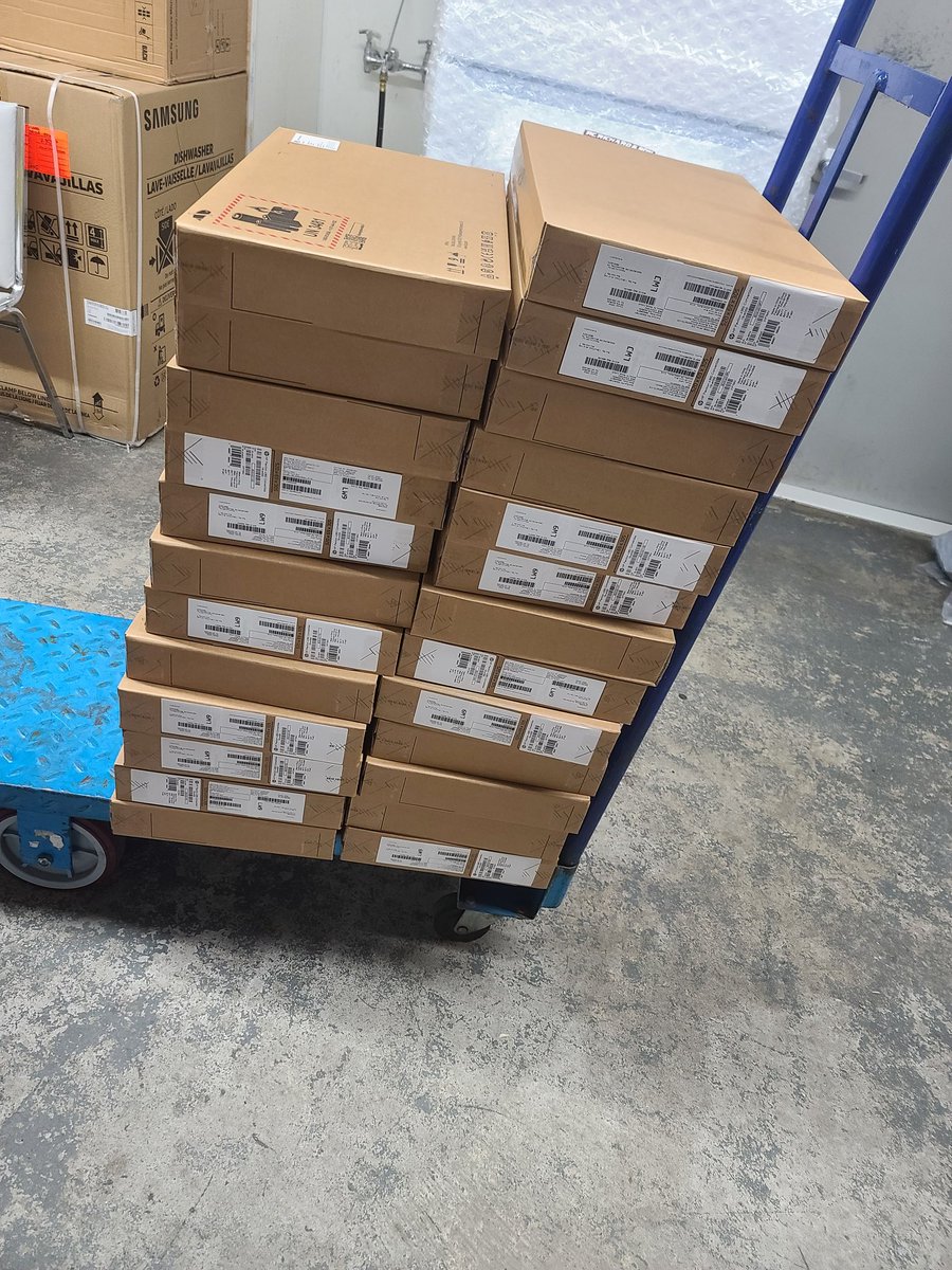 pspnyinc's tweet photo. Preping for our 12th LAPTOP GIVEAWAY! CONGRATULATIONS CHILDREN! THIS IS THE WORK TODAY! #digitalequity #BlackStudentsMatter #remotelearningnow https://t.co/jibaYZGxP2