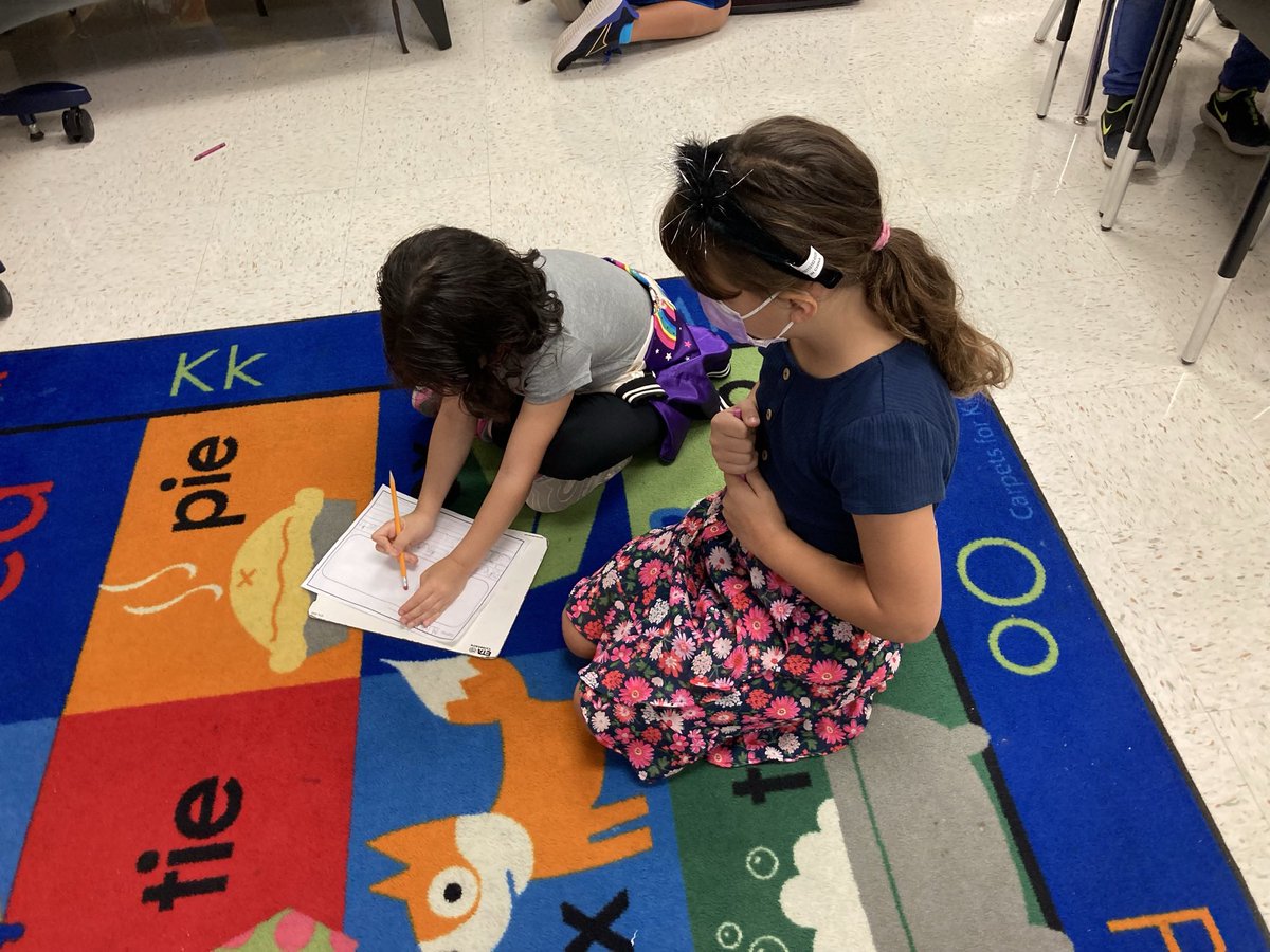ssosa88's tweet photo. Yesterday my 4th graders helped Mrs. Rhoads first graders revise and edit their writings. The first graders loved learning from the “big kids”. @NISDFranklinES https://t.co/xEiwsYzEJA