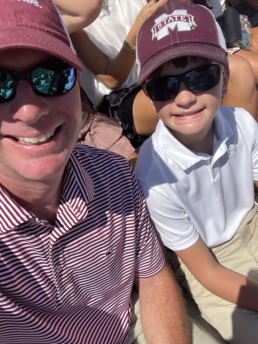 thegene3's tweet image. Game time #hailstate