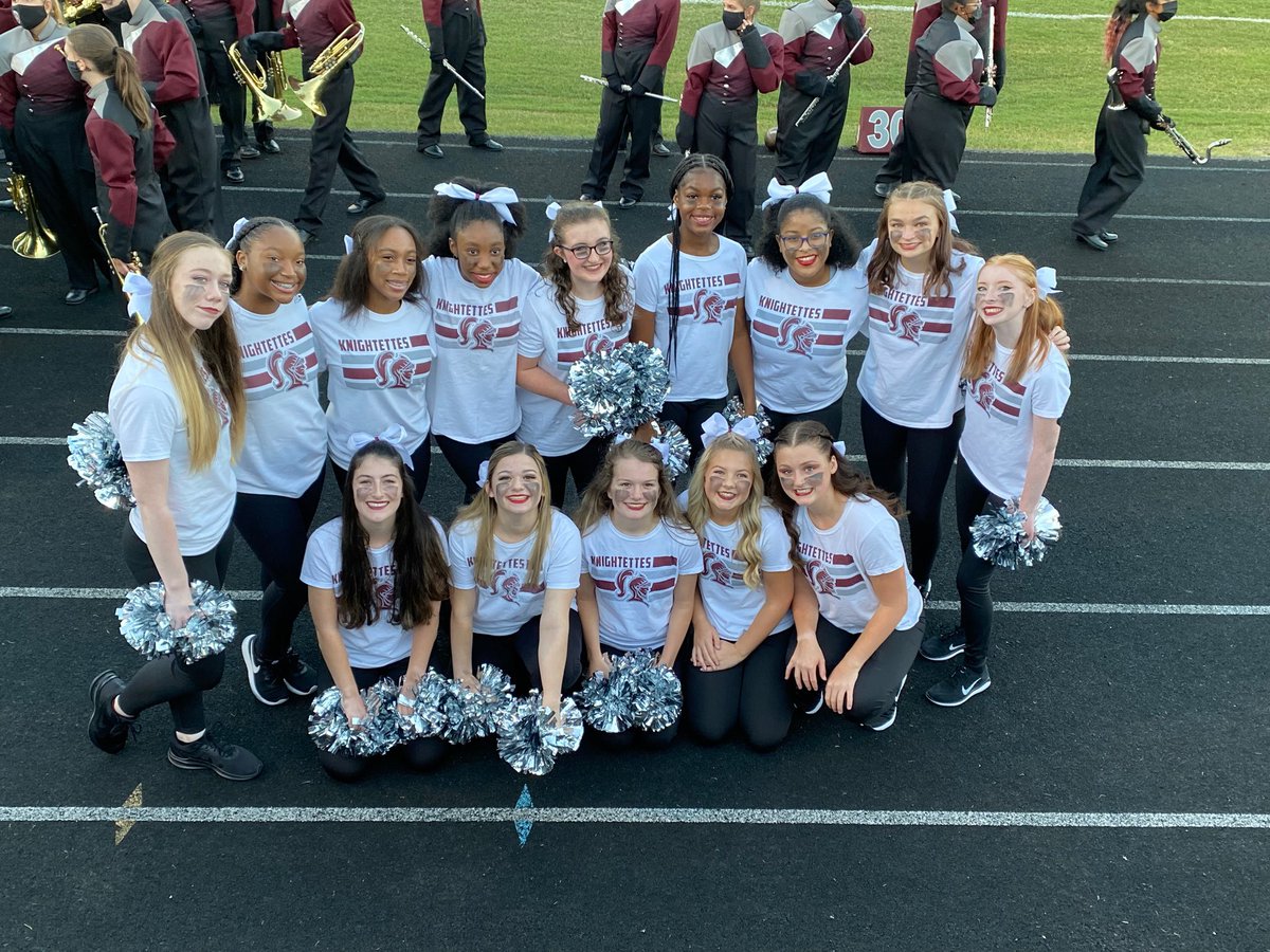 We had so much fun at the game last night although we encountered a tough loss. The knights still played a great game and we had a blast cheering them on!⚔️🏈
