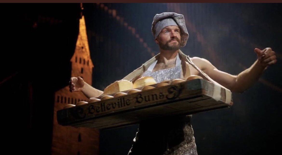 Togetherchap's tweet image. Wonder how many people @coylepal converted to his hot buns at todays matinee of @ALWCinderella - if you missed them then I am sure he will be showing them off again this evening. #BeStillMyBeatingHeart